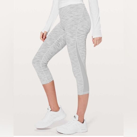 Lululemon train times crop wee are from space ice grey alpine white size 4 - Picture 1 of 6